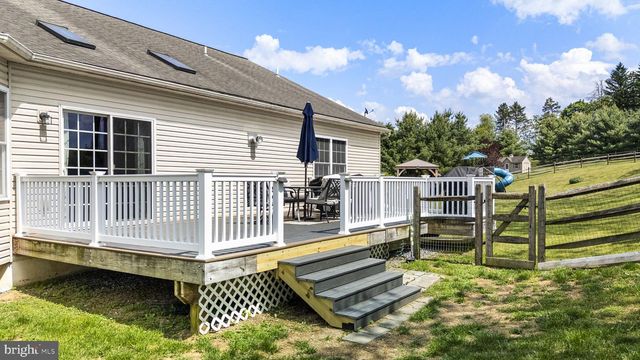 54 WALNUT DR W, Bernville, PA 19506