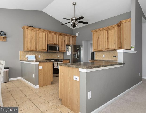 54 WALNUT DR W, Bernville, PA 19506
