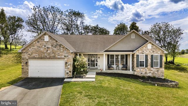 54 WALNUT DR W, Bernville, PA 19506