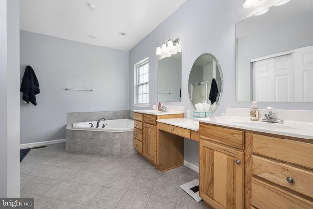 54 WALNUT DR W, Bernville, PA 19506