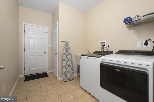 54 WALNUT DR W, Bernville, PA 19506