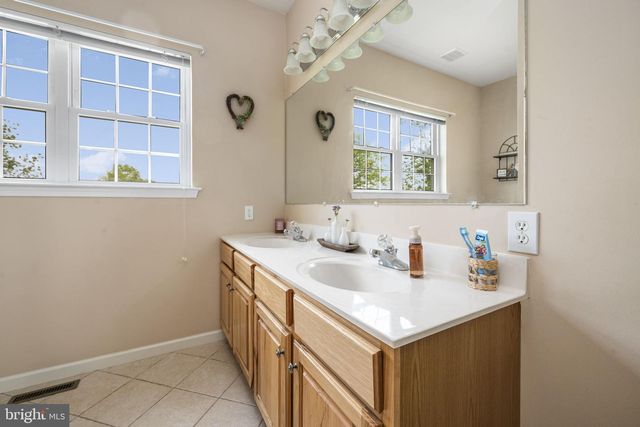 54 WALNUT DR W, Bernville, PA 19506