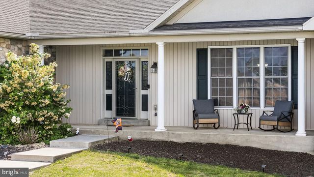 54 WALNUT DR W, Bernville, PA 19506