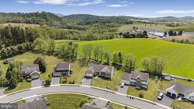 54 WALNUT DR W, Bernville, PA 19506