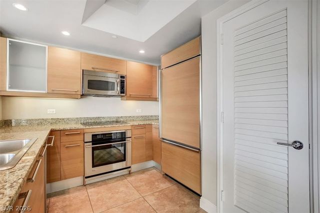 222 Karen Avenue 2805, Las Vegas, NV 89109