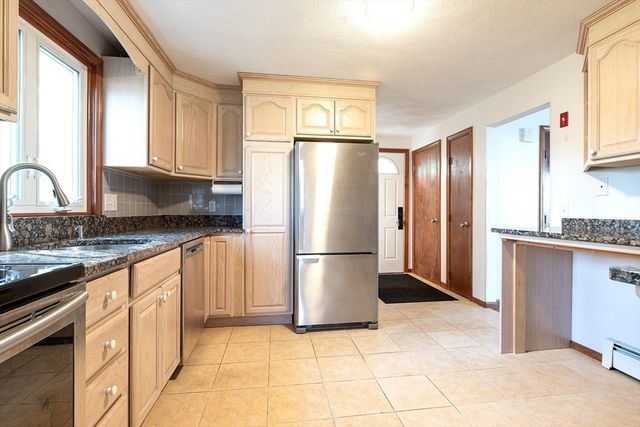 2 Marigold Ave, Wellesley, MA 02482