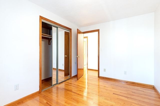 2 Marigold Ave, Wellesley, MA 02482