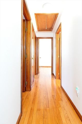 2 Marigold Ave, Wellesley, MA 02482