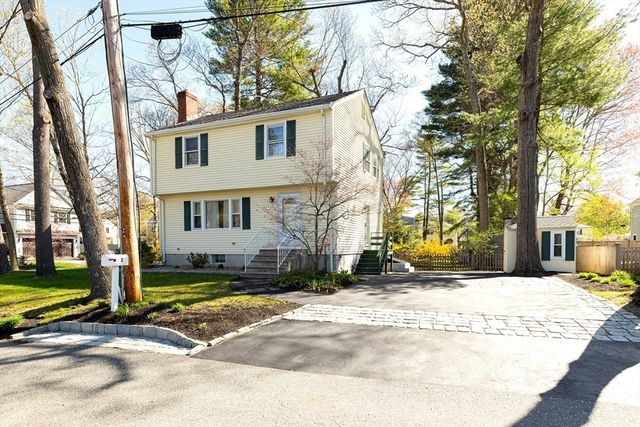 2 Marigold Ave, Wellesley, MA 02482