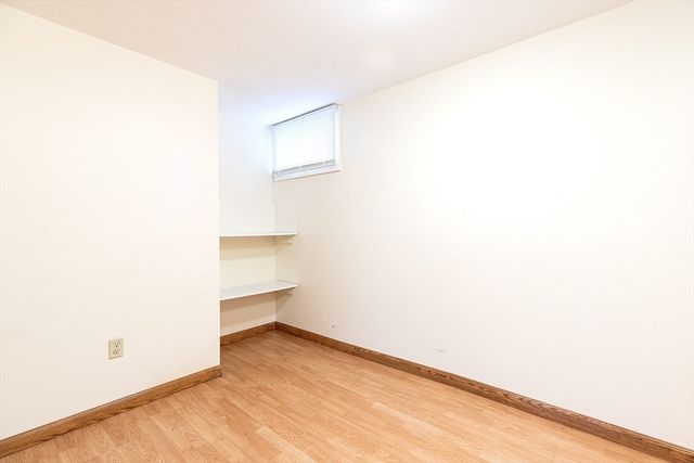 2 Marigold Ave, Wellesley, MA 02482