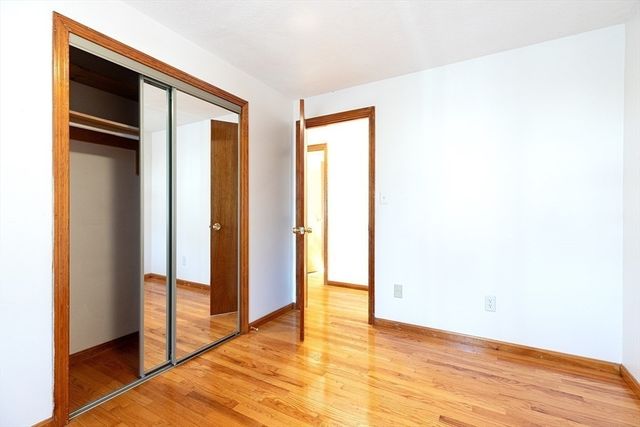 2 Marigold Ave, Wellesley, MA 02482