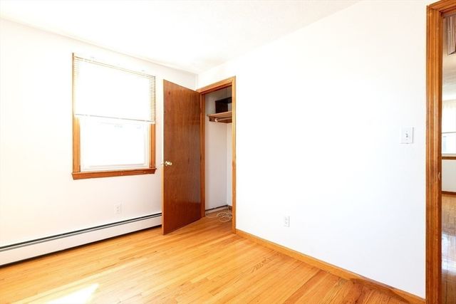 2 Marigold Ave, Wellesley, MA 02482
