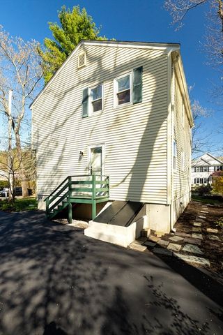 2 Marigold Ave, Wellesley, MA 02482