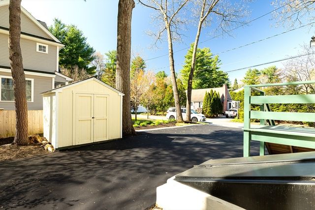 2 Marigold Ave, Wellesley, MA 02482