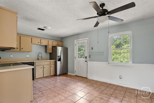 1466 Paul Caswell Boulevard, Hinesville, GA 31313