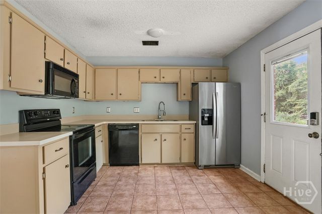 1466 Paul Caswell Boulevard, Hinesville, GA 31313