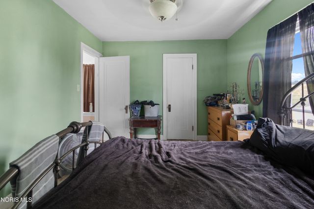 933 Searles Road, Toledo, OH 43607