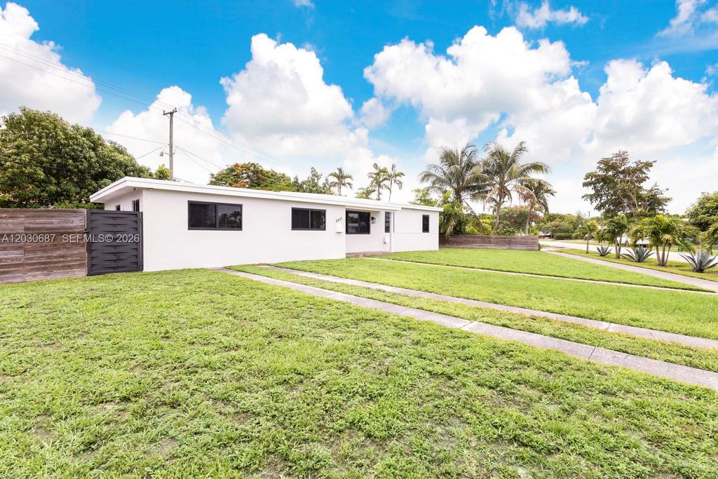 11431 SW 40th Terrace, Miami, FL 33165