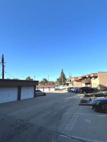 884 N Prairie Avenue 2D, Joliet, IL 60435