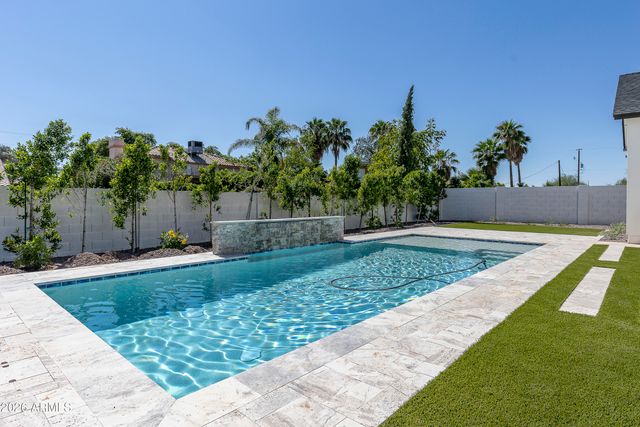 3025 E ROSEMONTE Drive, Phoenix, AZ 85050
