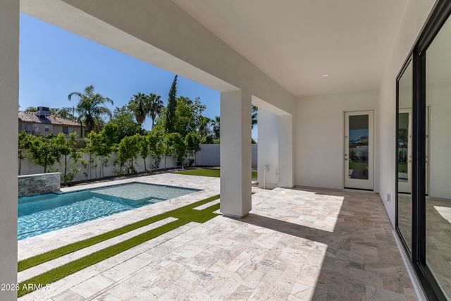 3025 E ROSEMONTE Drive, Phoenix, AZ 85050