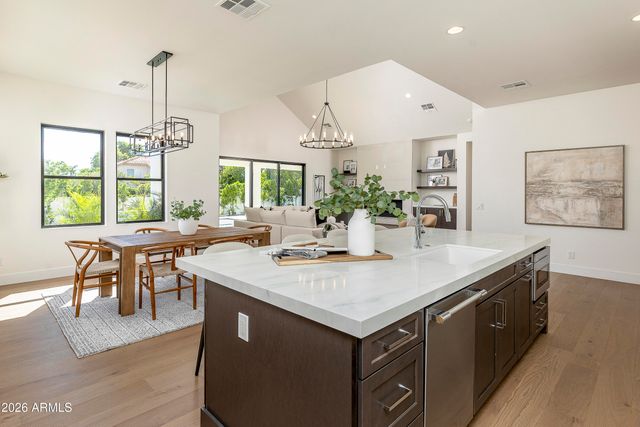 3025 E ROSEMONTE Drive, Phoenix, AZ 85050