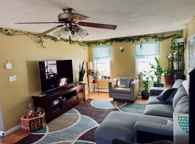 84 Chester St, Worcester, MA 01605