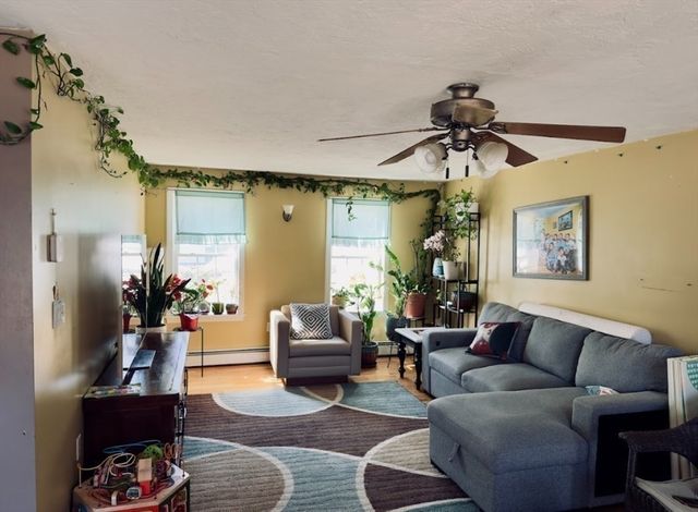 84 Chester St, Worcester, MA 01605