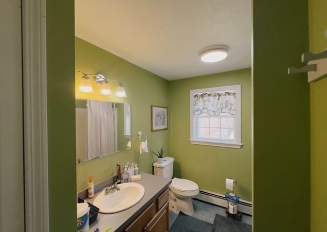 84 Chester St, Worcester, MA 01605