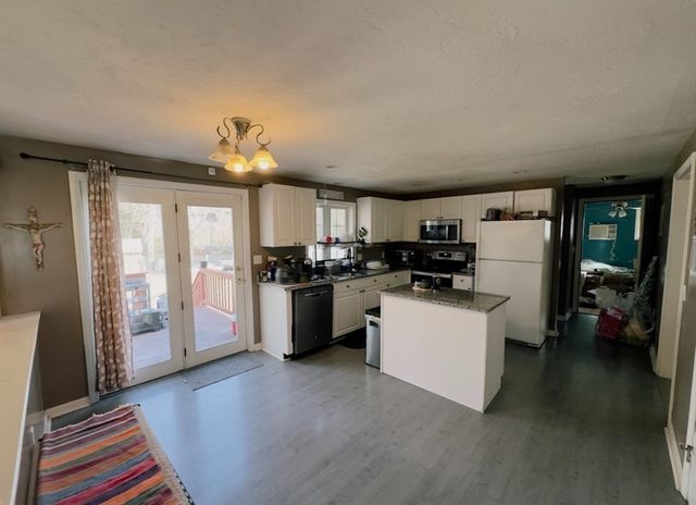 84 Chester St, Worcester, MA 01605