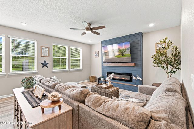 373 WAMBAW Drive, St. Johns, FL 32259