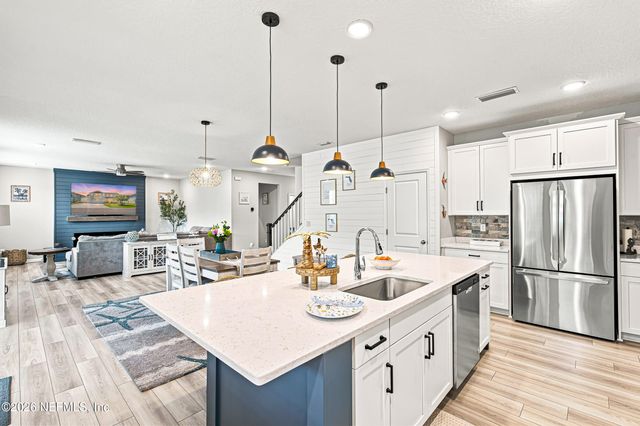 373 WAMBAW Drive, St. Johns, FL 32259