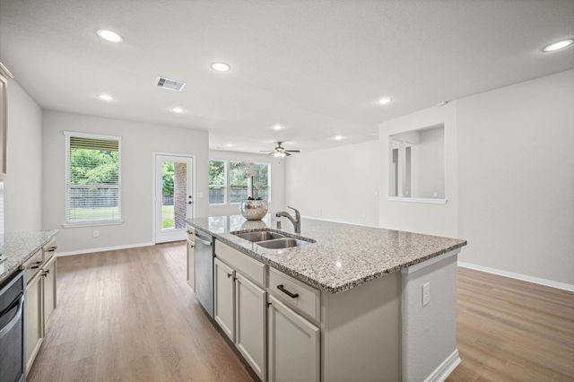 10 Log House Court, Tomball, TX 77375