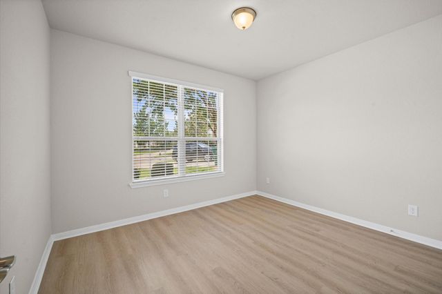 10 Log House Court, Tomball, TX 77375