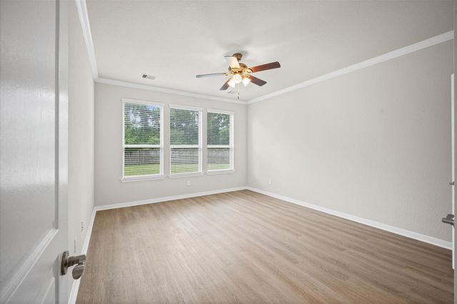 10 Log House Court, Tomball, TX 77375