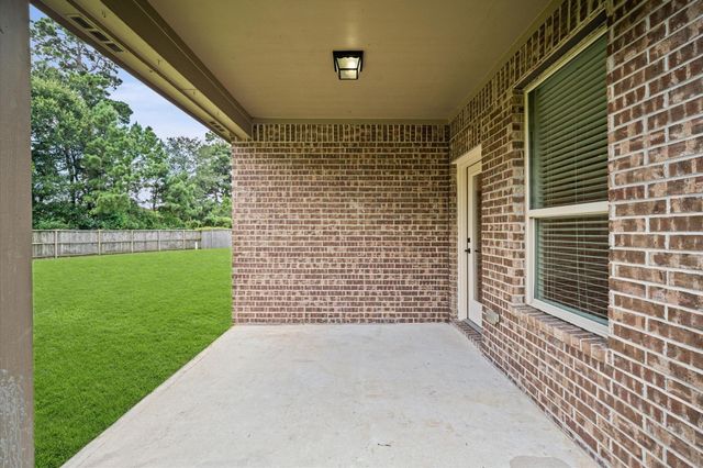 10 Log House Court, Tomball, TX 77375