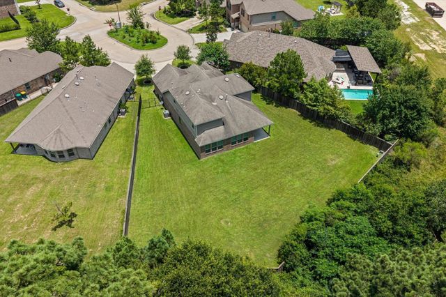 10 Log House Court, Tomball, TX 77375