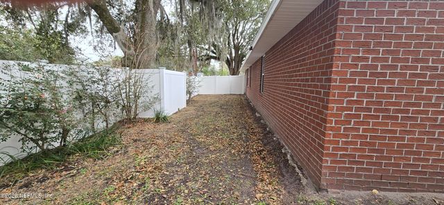 6149 DUCLAY Road, Jacksonville, FL 32244