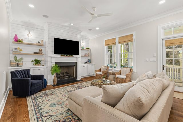 215 Ferryman Lane, Daniel Island, SC 29492