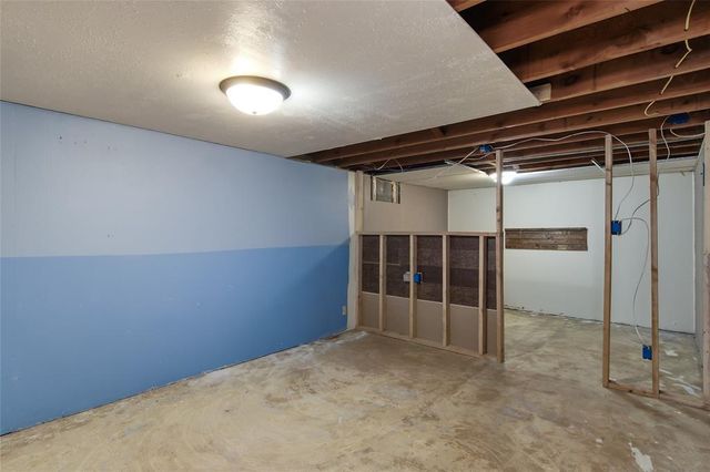 1002 W Spruce Street, Chippewa Falls, WI 54729
