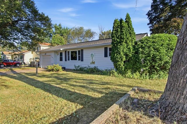 1002 W Spruce Street, Chippewa Falls, WI 54729