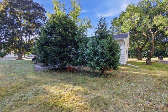 1002 W Spruce Street, Chippewa Falls, WI 54729
