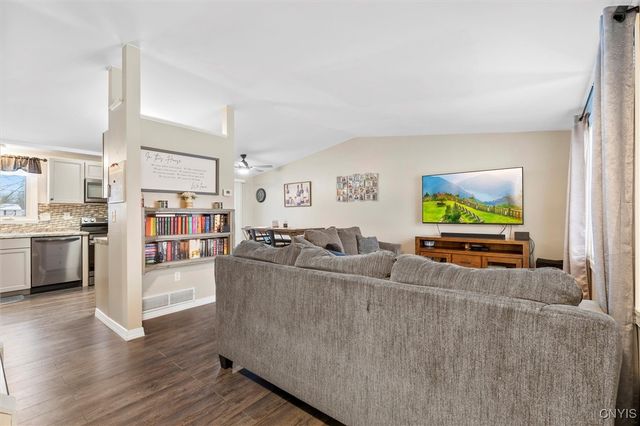 5976 Darby Road, Cicero, NY 13039