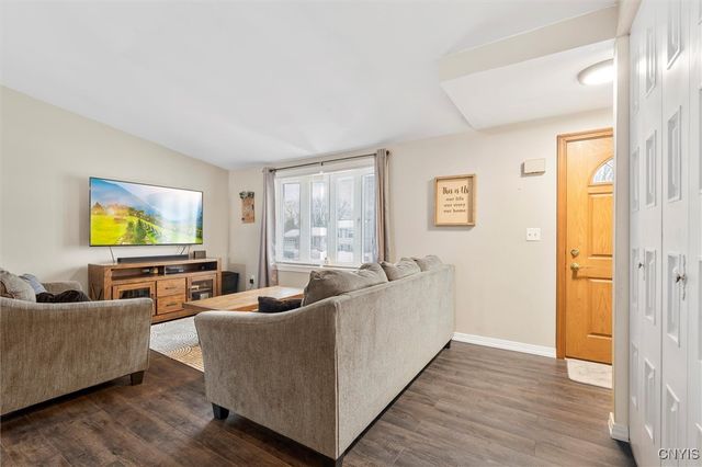 5976 Darby Road, Cicero, NY 13039