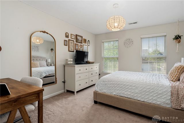 8 Stanton Drive, Springboro, OH 45066