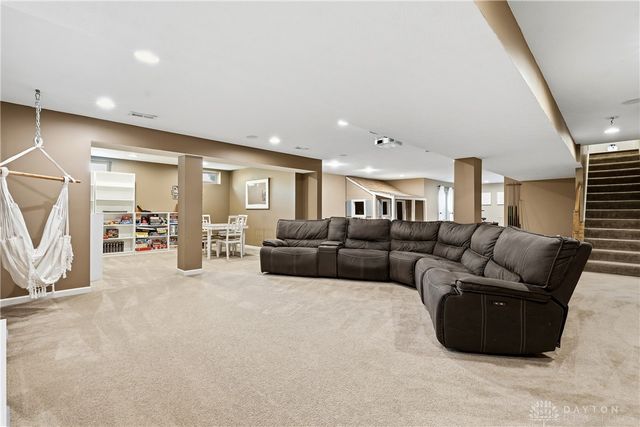 8 Stanton Drive, Springboro, OH 45066