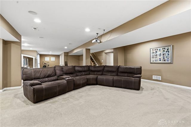 8 Stanton Drive, Springboro, OH 45066