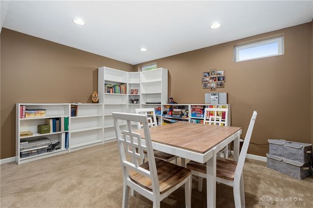 8 Stanton Drive, Springboro, OH 45066