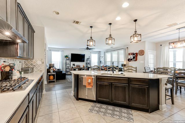 7939 Stalemate Cove, San Antonio, TX 78254