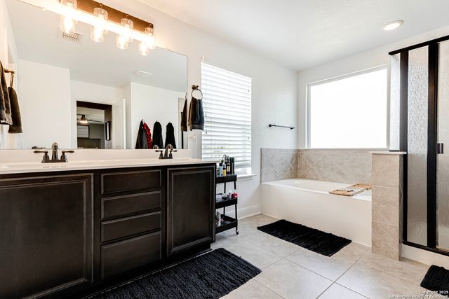 7939 Stalemate Cove, San Antonio, TX 78254